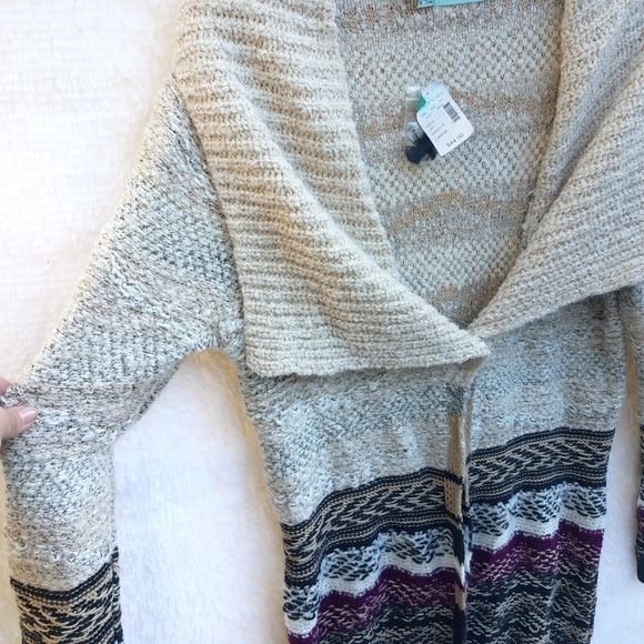 Maurices Woman’s Size L Cardigan Sweater - Picture 8 of 16